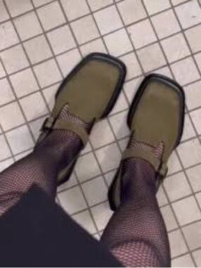 Dr Martens Maybole Square Toe Mary Jane Flats Strap Shoes in Olive Green size 9
